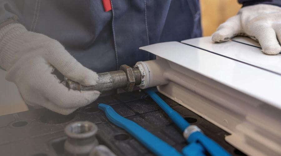 Expert burst pipe repair services in Nashua, IA